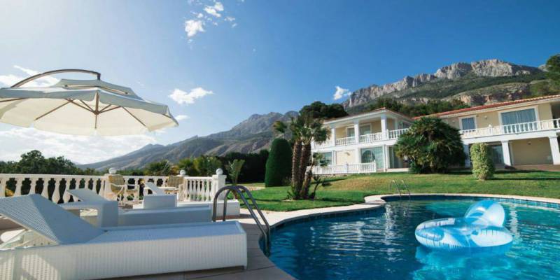 If you are looking for estate agents in Costa Blanca, you will be surprised by our enthusiasm